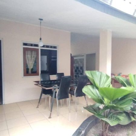 Sadana Villahouse Ngadinegaran Yogyakarta Exterior photo
